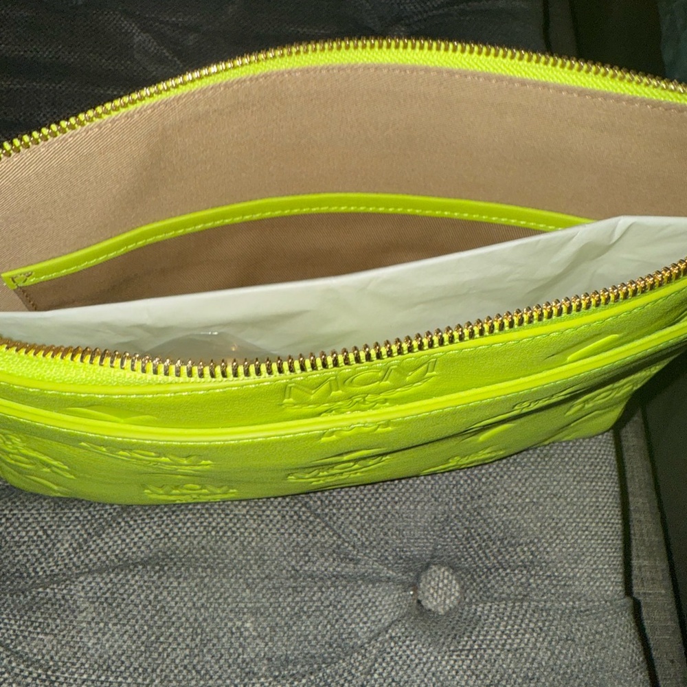 Brand new mcm crossbody/clutch/pouch - Picture 4 of 10